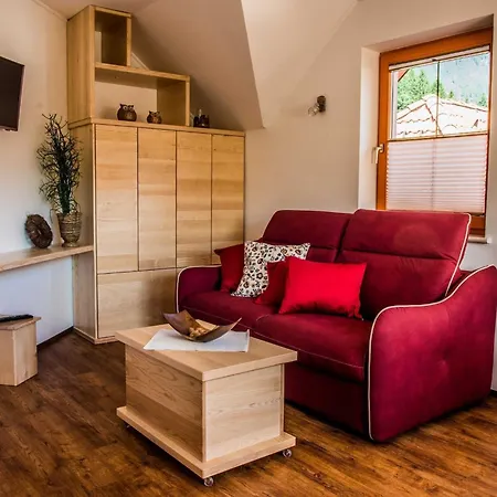 شقة Riverside Pines With Balcony - With Balcony Luče