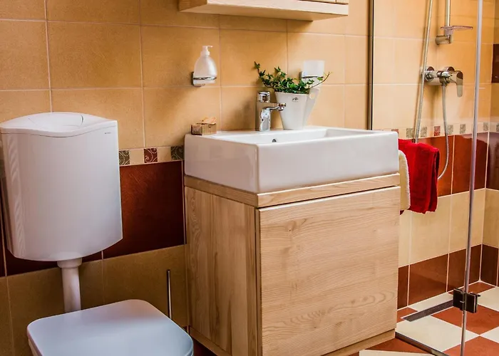 Riverside Pines With Balcony - With Balcony Luče